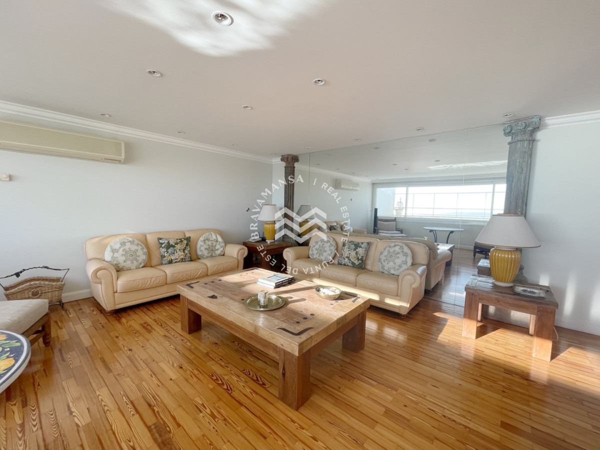 Apartamento ID.778 - Magnífico penthouse duplex en primera línea de Playa Mansa