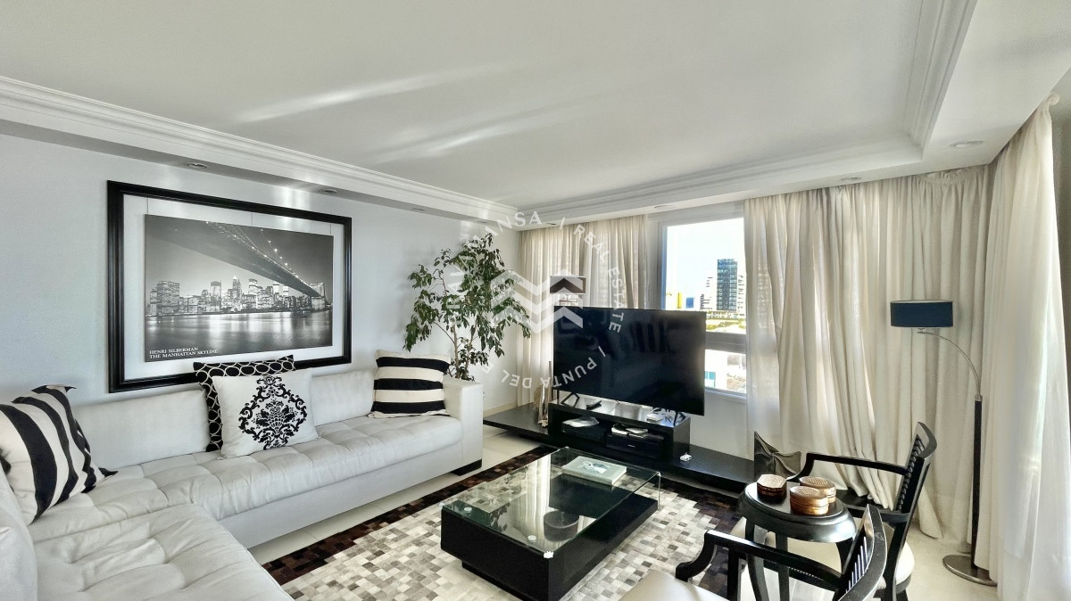 Apartamento ID.17 - Hermoso apartamento esquinero en primera línea Punta del Este