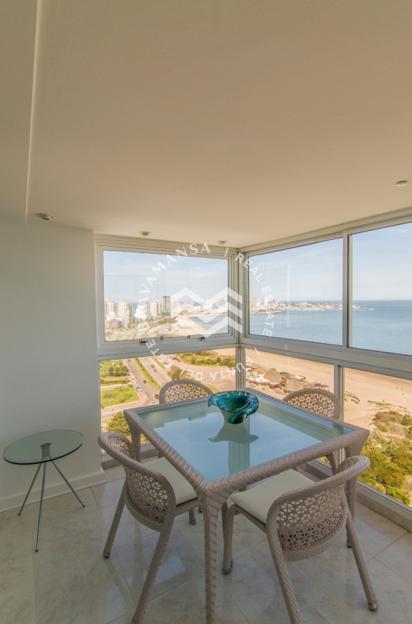 Apartamento ID.564 - Maravilloso Penthouse duplex 5 dormitorios, primera línea Playa Mansa