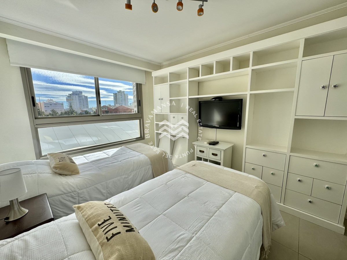 Apartamento ID.286 - VENTA apartamento 3 dormitorios en suite en Playa Brava primera línea