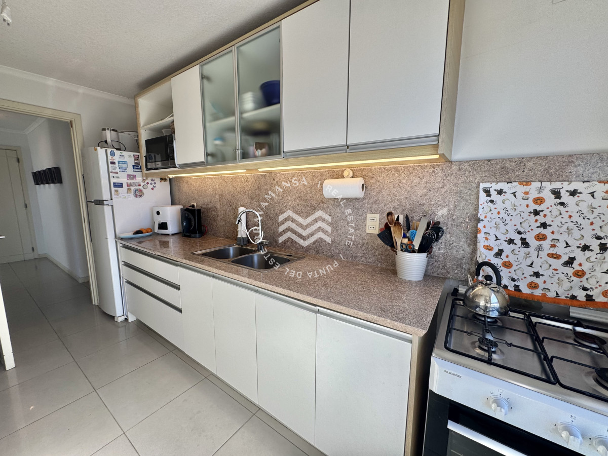 Apartamento ID.662 - VENTA Hermoso apartamento de 3 suites en Ocean Drive, excelente estado