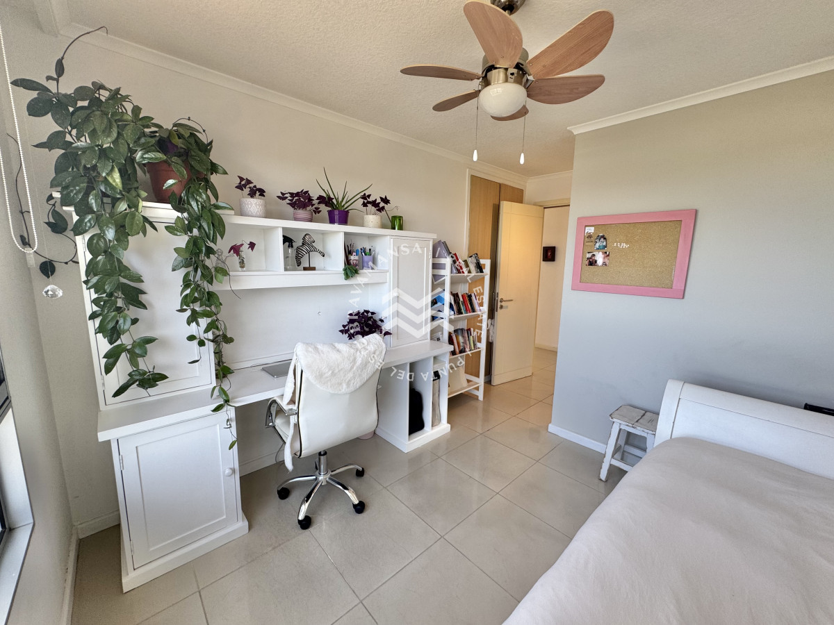 Apartamento ID.662 - VENTA Hermoso apartamento de 3 suites en Ocean Drive, excelente estado