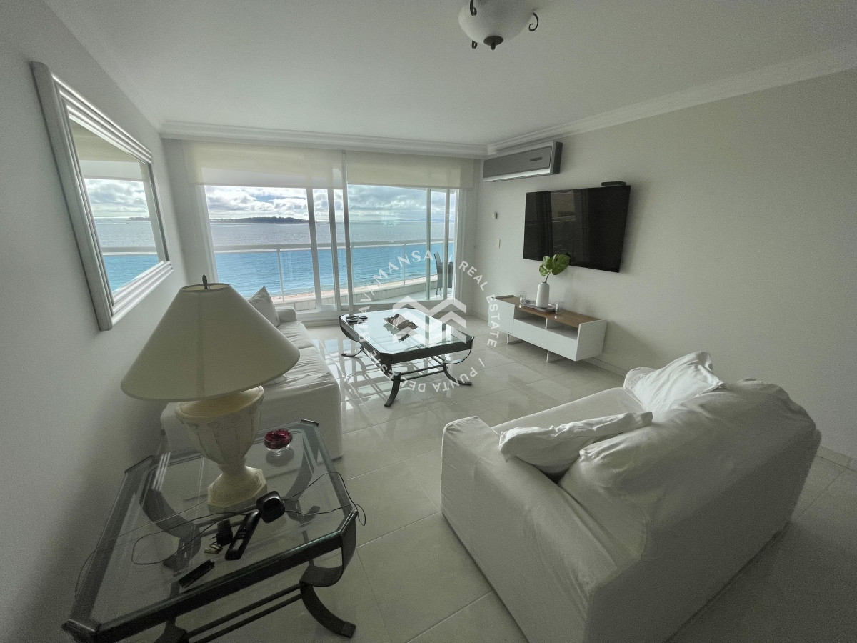 Apartamento ID.125 - ALQUILER INVERNAL en primera línea Playa Mansa, 2 dormitorios