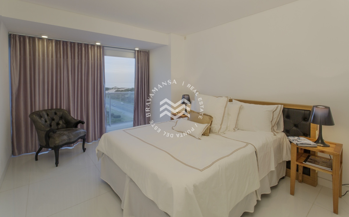 Apartamento ID.148 - LUJOSO PENTHOUSE DUPLEX en Playa Brava, primera línea Parada 31
