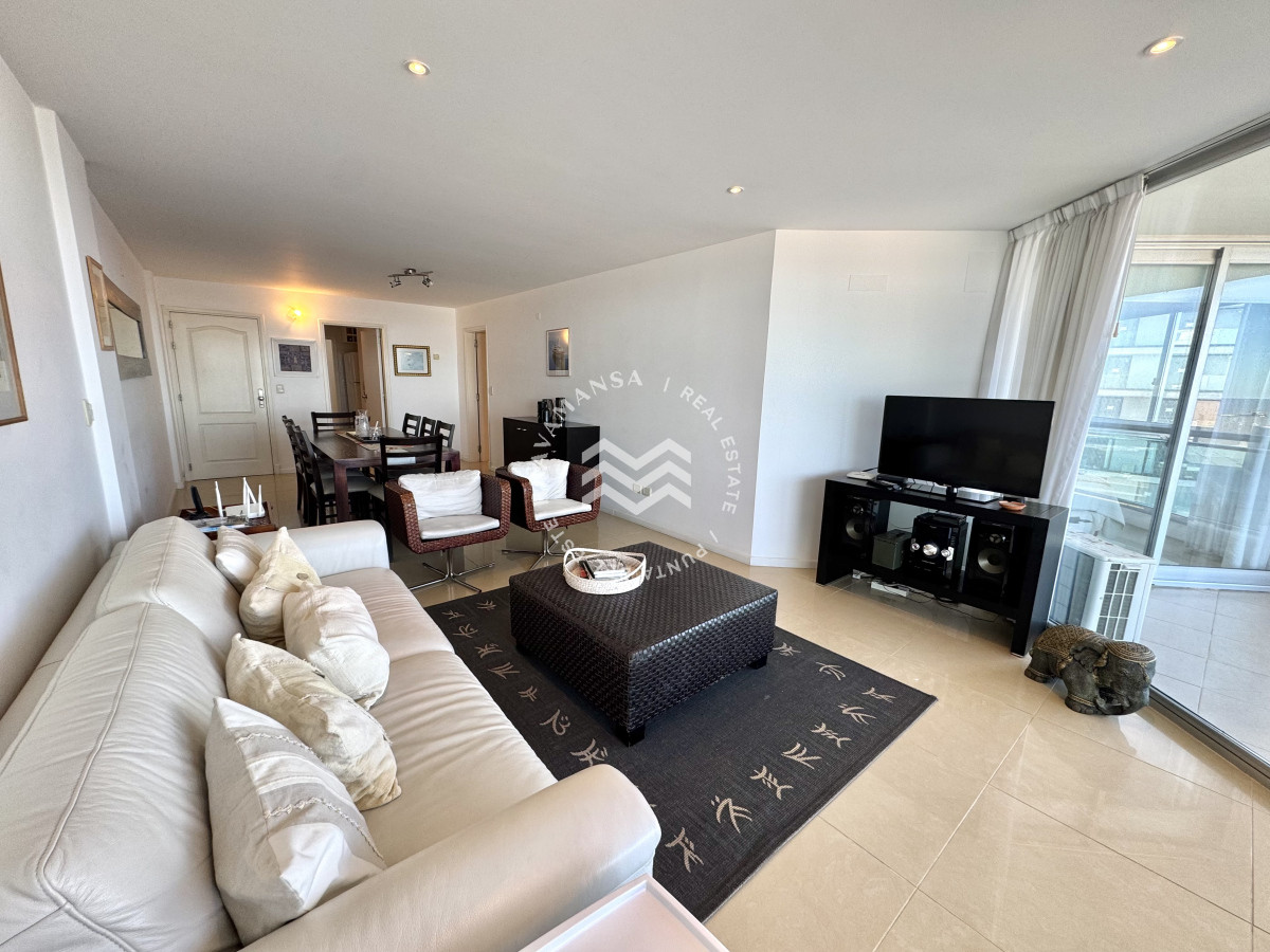 Apartamento ID.510 - VENTA Apartamento 3 dormitorios y dependencia en Playa Brava