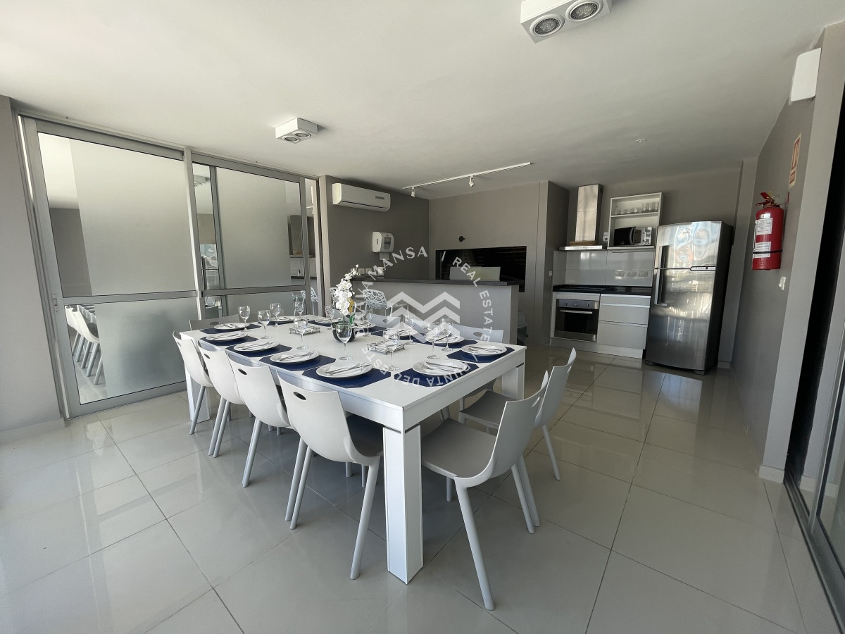 Apartamento ID.101 - VENTA 2 dormitorios con vista al mar en Playa Brava