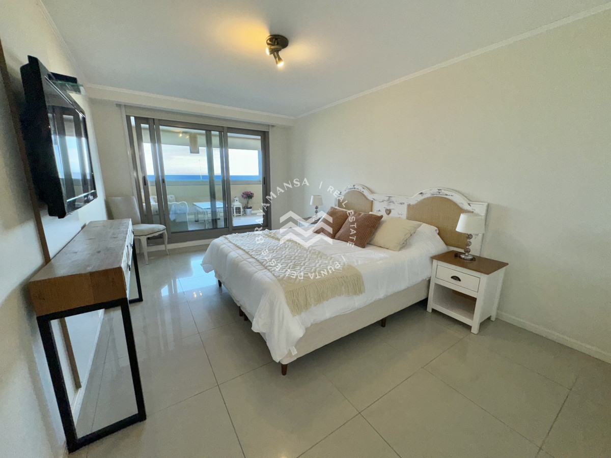 Apartamento ID.286 - VENTA apartamento 3 dormitorios en suite en Playa Brava primera línea