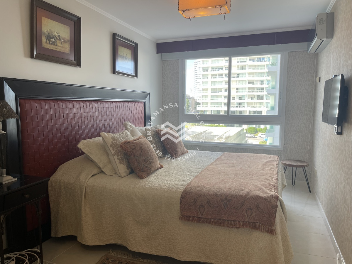 Apartamento ID.147 - Millenium Tower. Apartamento 3 dormitorios en suite reciclado en primera línea Playa Mansa