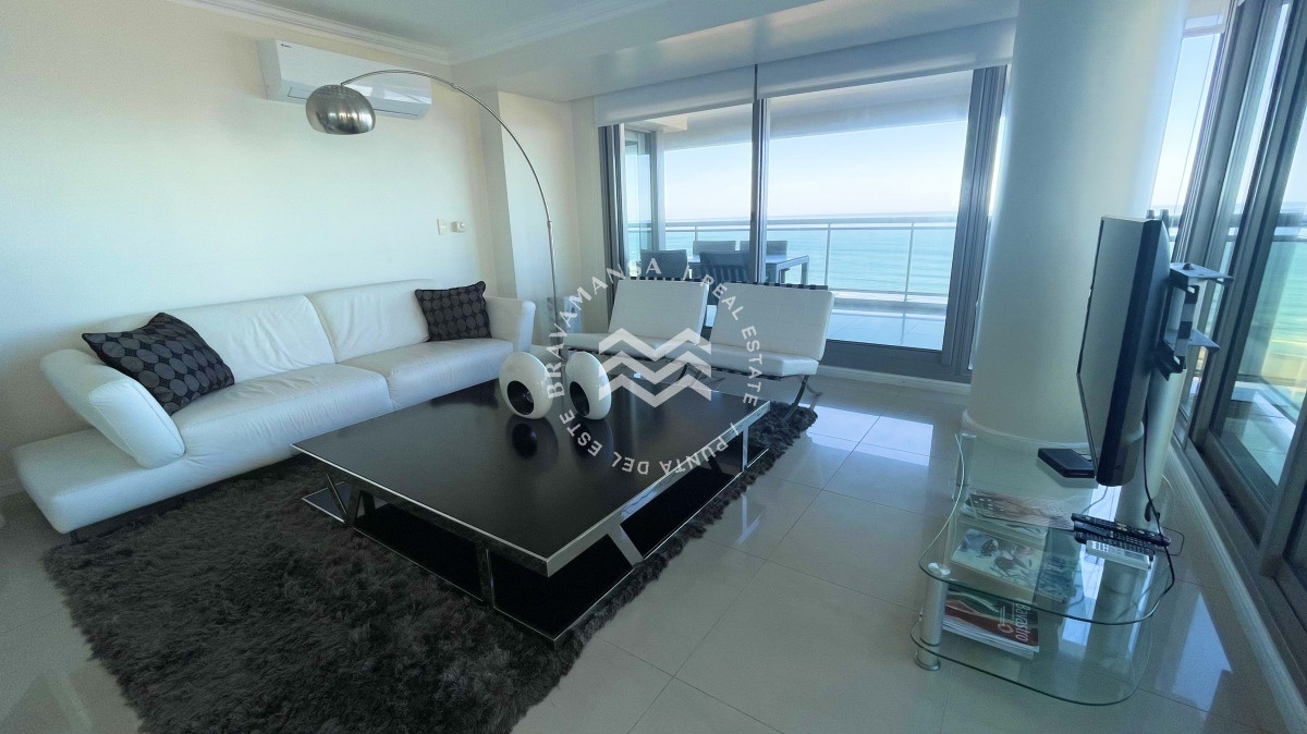Apartamento ID.83 - ALQUILER Anual o temporada 3 dormitorios y servicio primera línea playa Brava