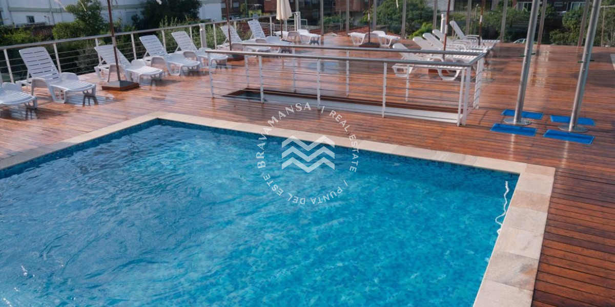 Apartamento ID.63 - VENTA Apto en Punta del Este 3 dormitorios 2 baños. Balcón con parrillero