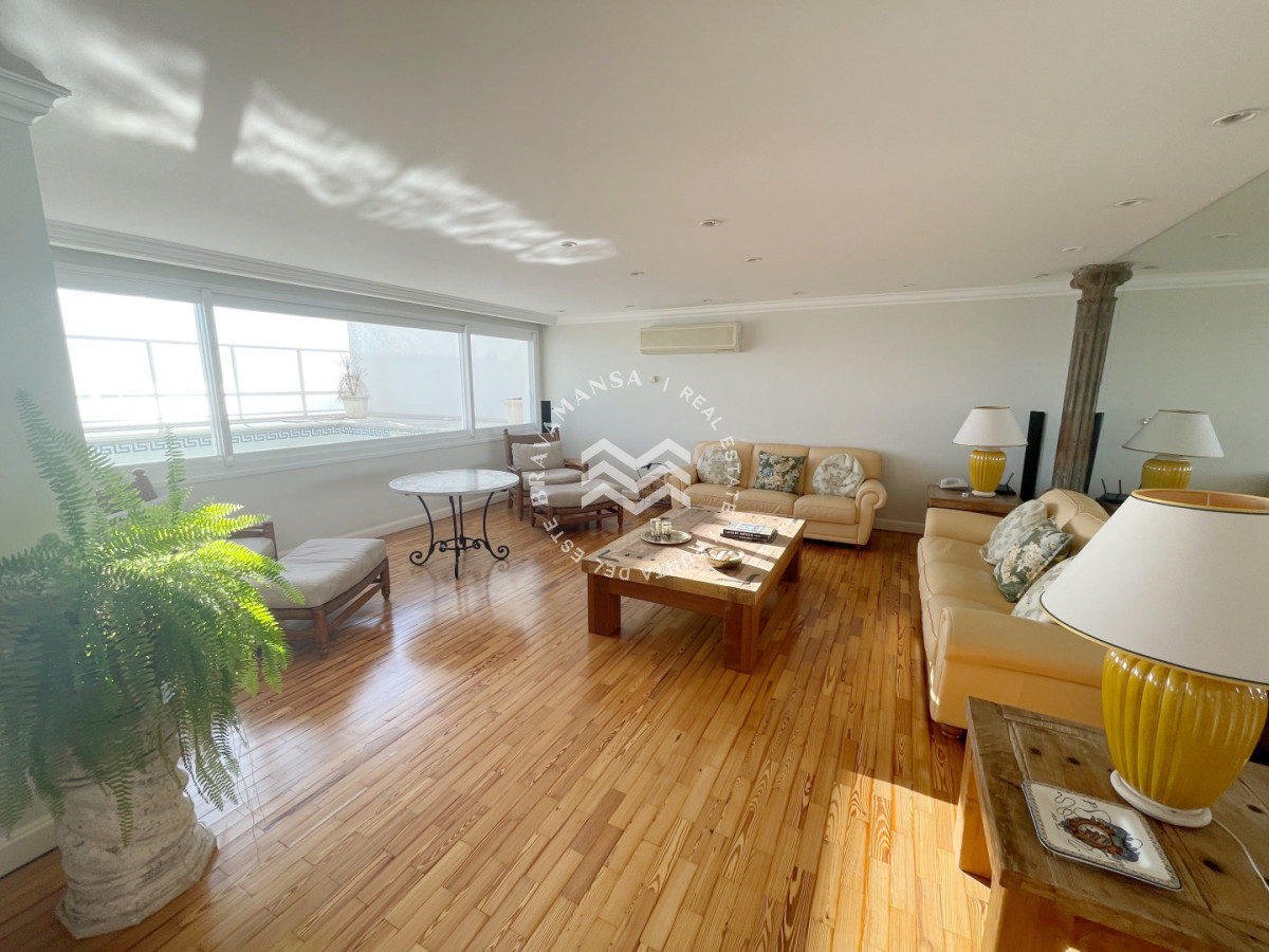 Apartamento ID.778 - Magnífico penthouse duplex en primera línea de Playa Mansa
