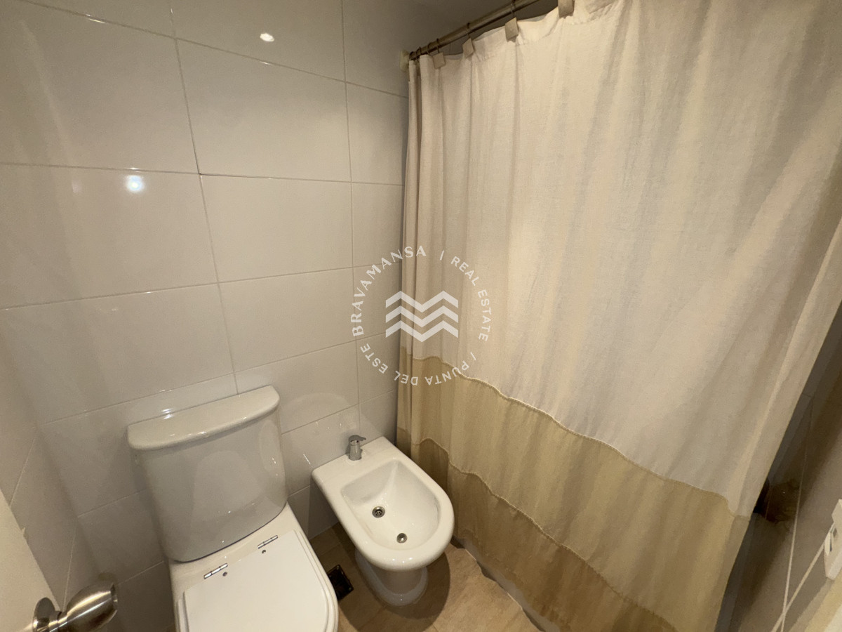 Apartamento ID.510 - VENTA Apartamento 3 dormitorios y dependencia en Playa Brava