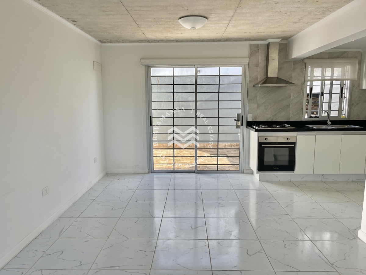 Apartamento ID.230 - VENTA Apartamento Duplex 2 dormitorios, B Altos de la Laguna, Maldonado