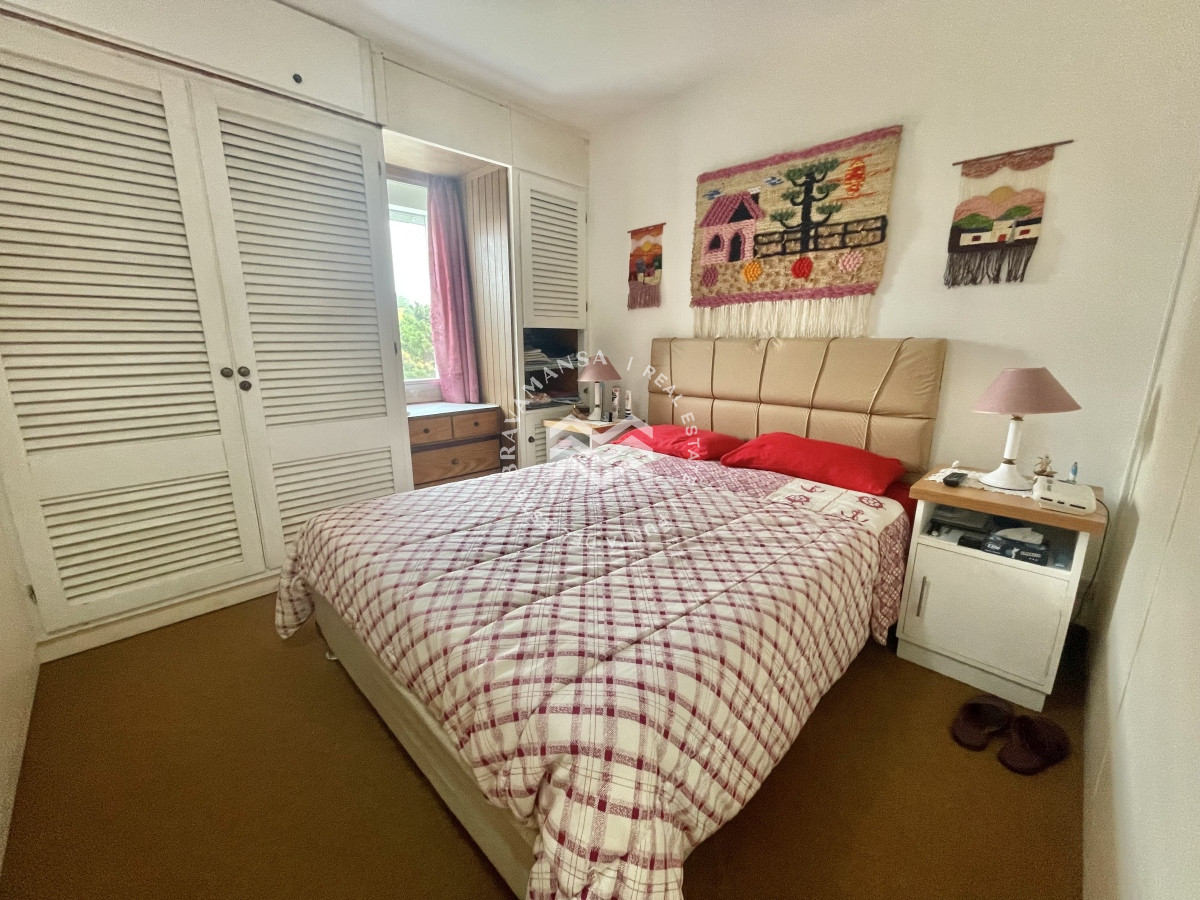 Apartamento ID.262 - OPORTUNIDAD venta dormitorio y medio frente a Playa Mansa