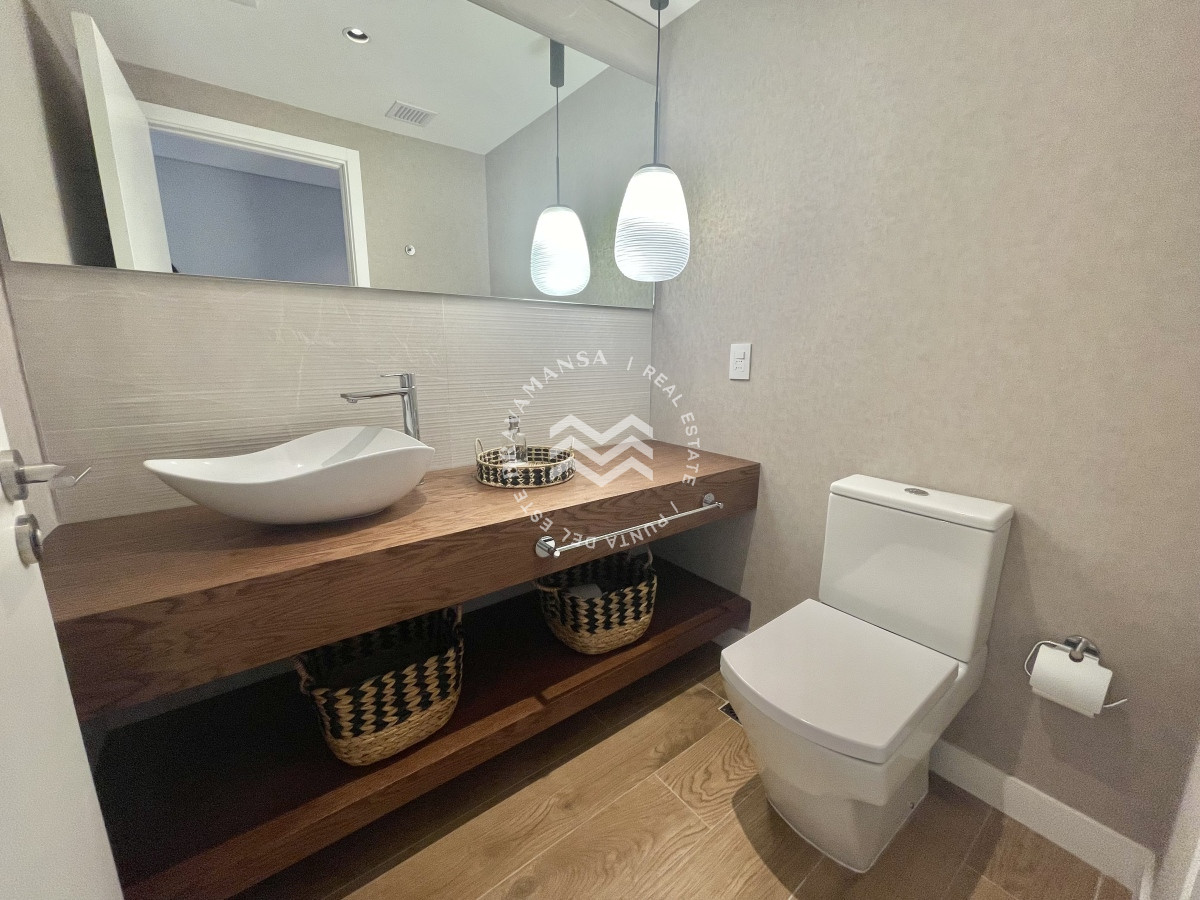 Apartamento ID.123 - ALQUILER TEMPORAL En Playa Brava frente al mar