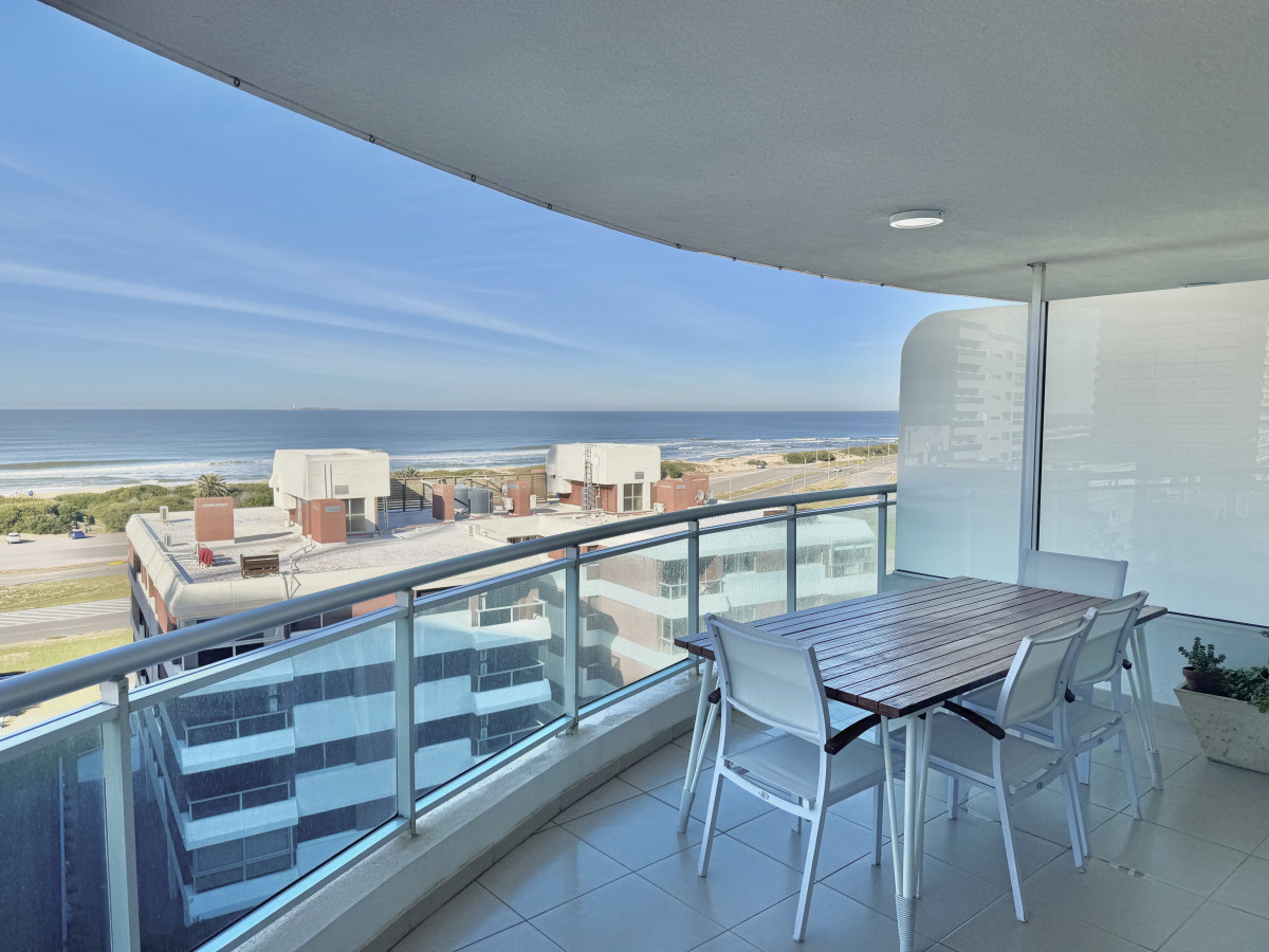VENTA Apartamento 3 dormitorios y dependencia en Playa Brava