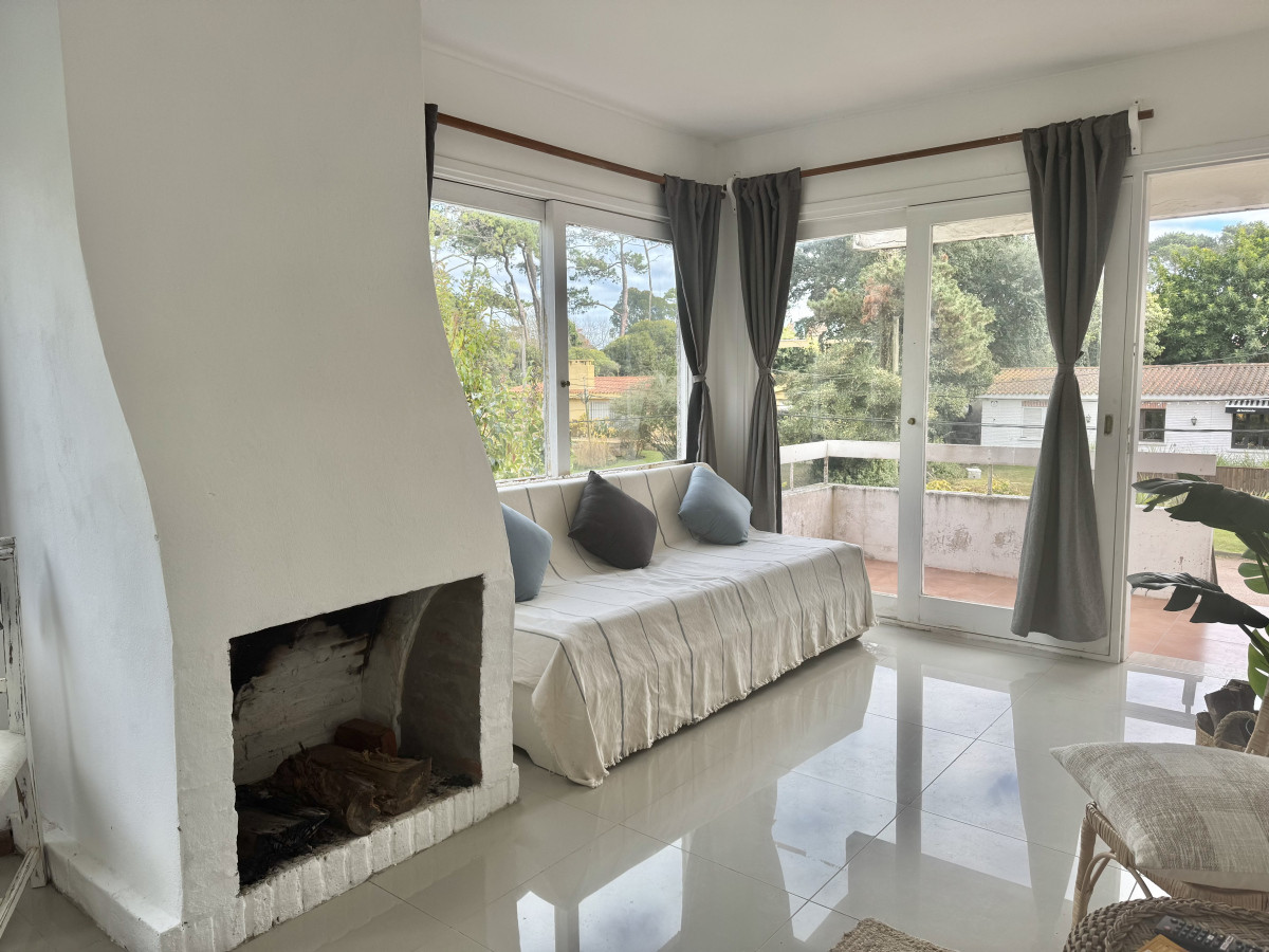 INVERSORES: VENTA Apto 1 dormitorio parcialmente reciclado en Punta del Este