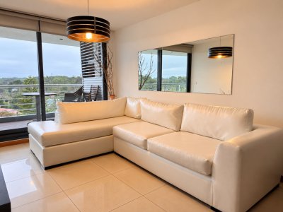 Apartamento 2 dormitorios en suite con hermosa vista al bosque, edificio con amenities