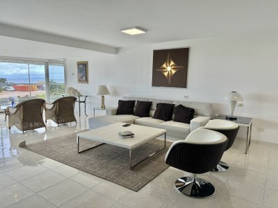 ALQUILER TEMPORADA Primera línea mansa 3 dormitorios + servicio