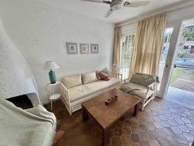 Duplex Alquiler anual 2 dormitorios, 2 baños en parada 7 Punta del Este