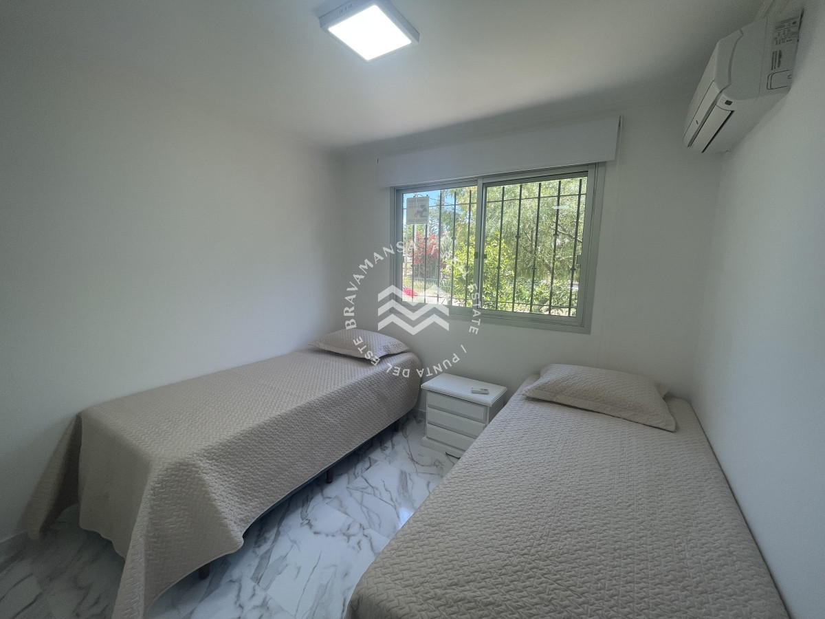 Casa ID.116 - Alquiler Anual 2 dormitorios en tranquilo barrio de Punta del Este