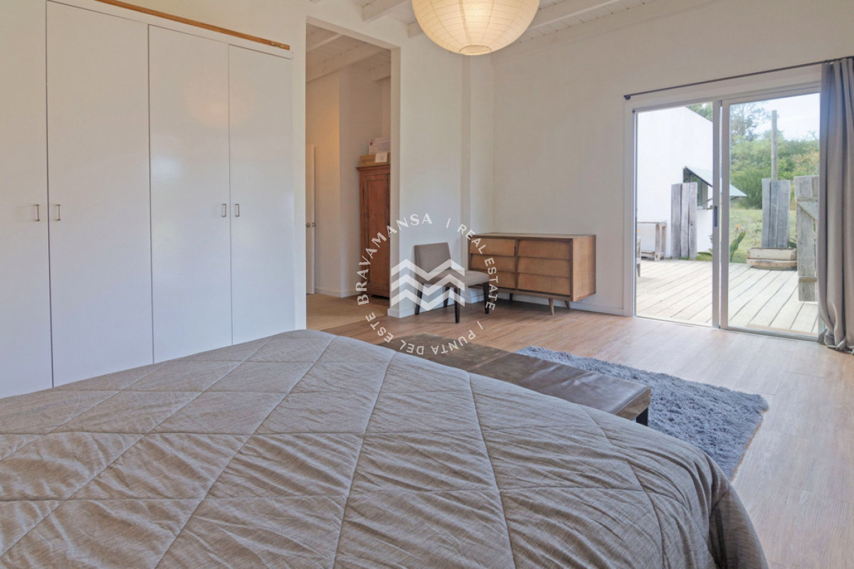 Casa ID.465 - ALQUILER ANUAL 3 dormitorios barrio privado Punta del Este