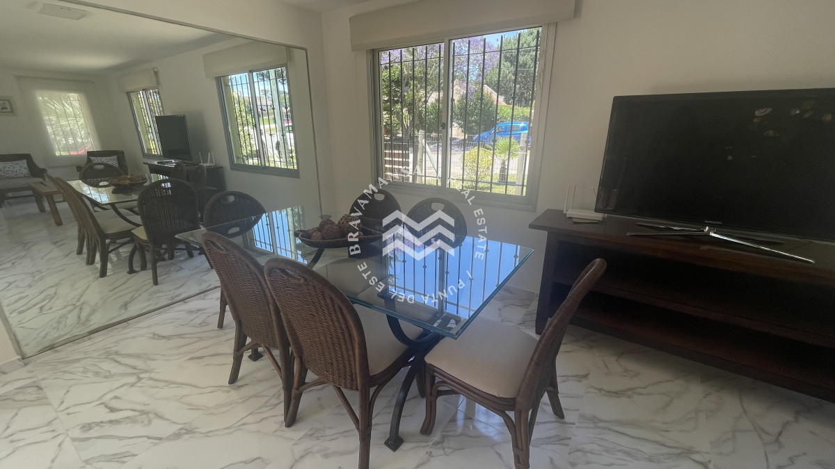Casa ID.116 - Alquiler Anual 2 dormitorios en tranquilo barrio de Punta del Este