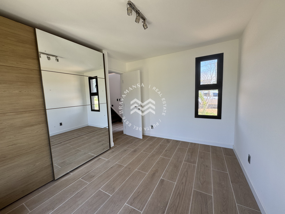 Casa ID.463 - ALQUILER ANUAL Moderna casa a estrenar 2 dormitorios