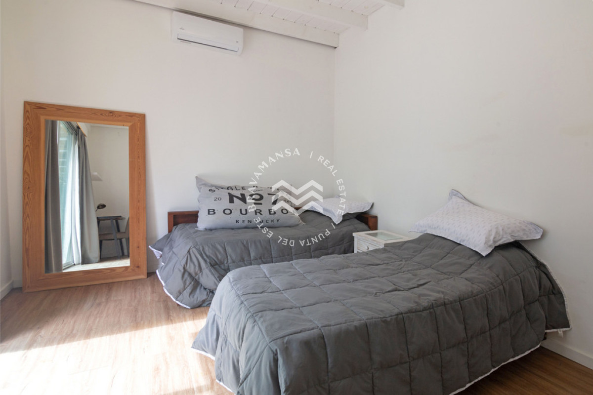 Casa ID.465 - ALQUILER ANUAL 3 dormitorios barrio privado Punta del Este