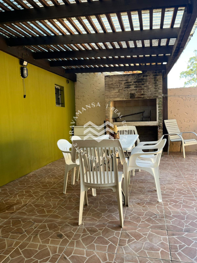 Casa ID.116 - Alquiler Anual 2 dormitorios en tranquilo barrio de Punta del Este
