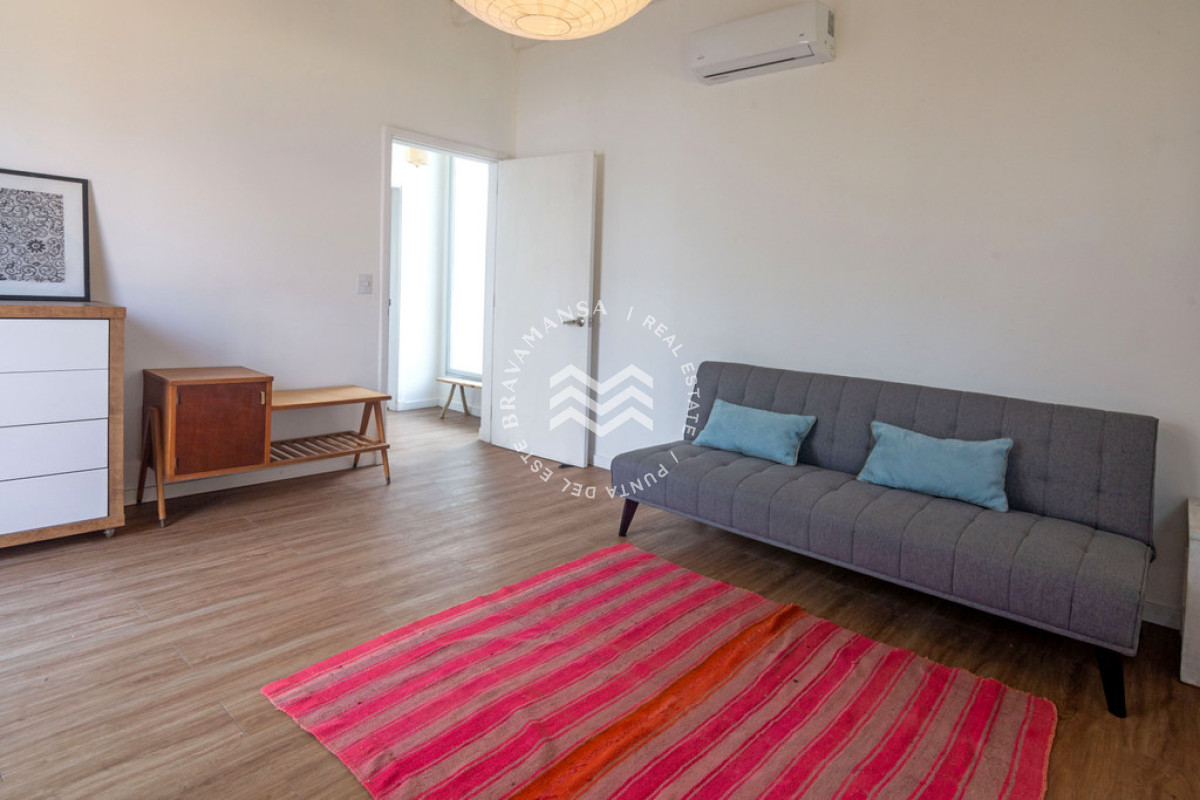 Casa ID.465 - ALQUILER ANUAL 3 dormitorios barrio privado Punta del Este