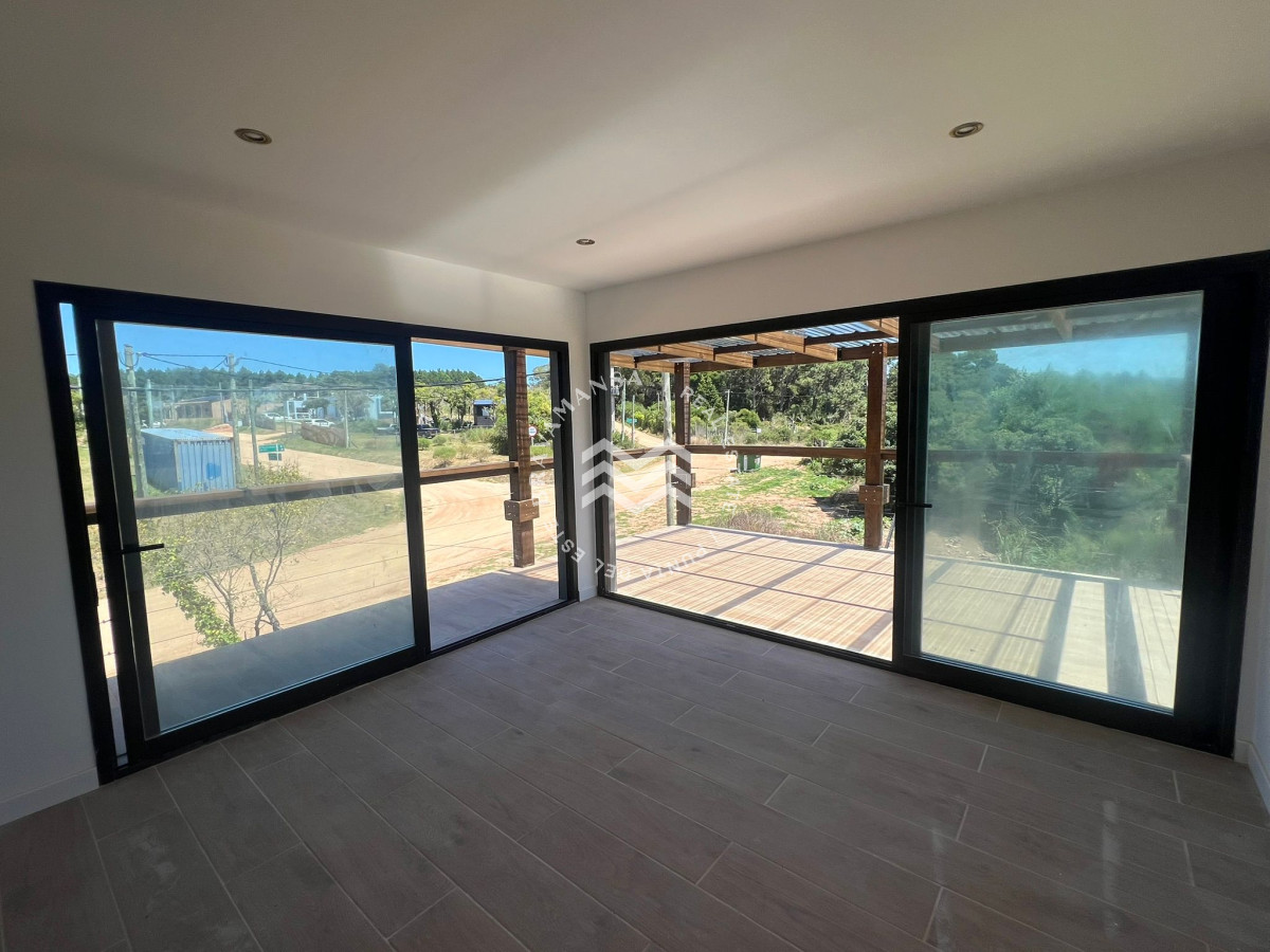 Casa ID.463 - ALQUILER ANUAL Moderna casa a estrenar 2 dormitorios