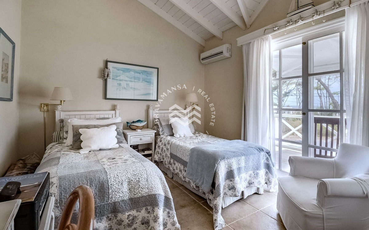 Casa ID.25 - Espectacular Chalet con gran jardín a pasos de Playa Montoya