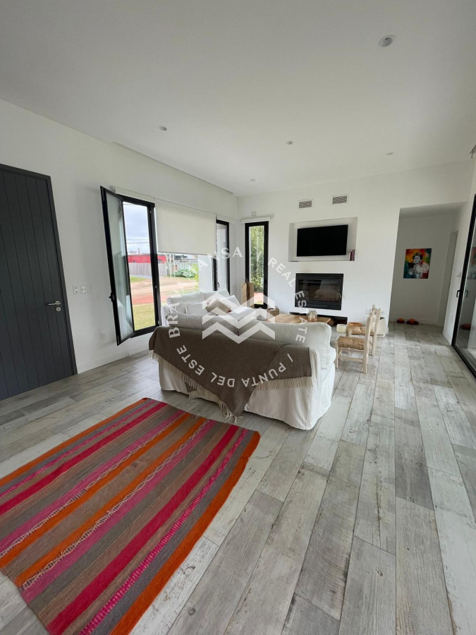 Casa ID.594 - Moderna casa 3 dormitorios en tranquilo entorno, Temporada 2026