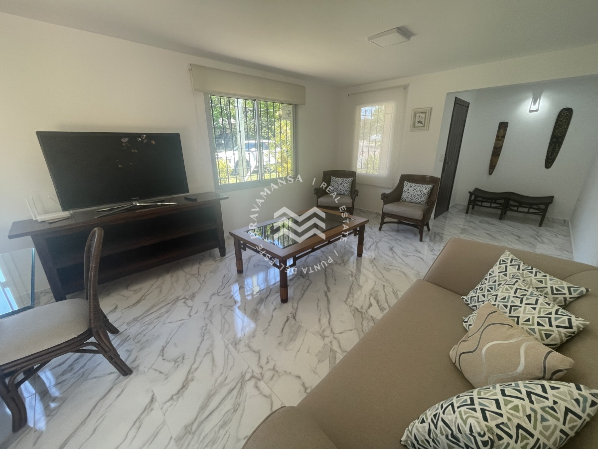 Casa ID.116 - Alquiler Anual 2 dormitorios en tranquilo barrio de Punta del Este