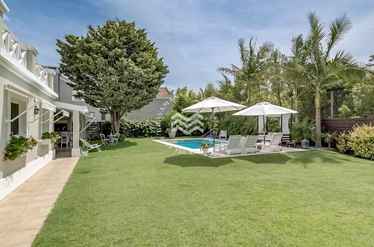 Casa ID.25 - Espectacular Chalet con gran jardín a pasos de Playa Montoya