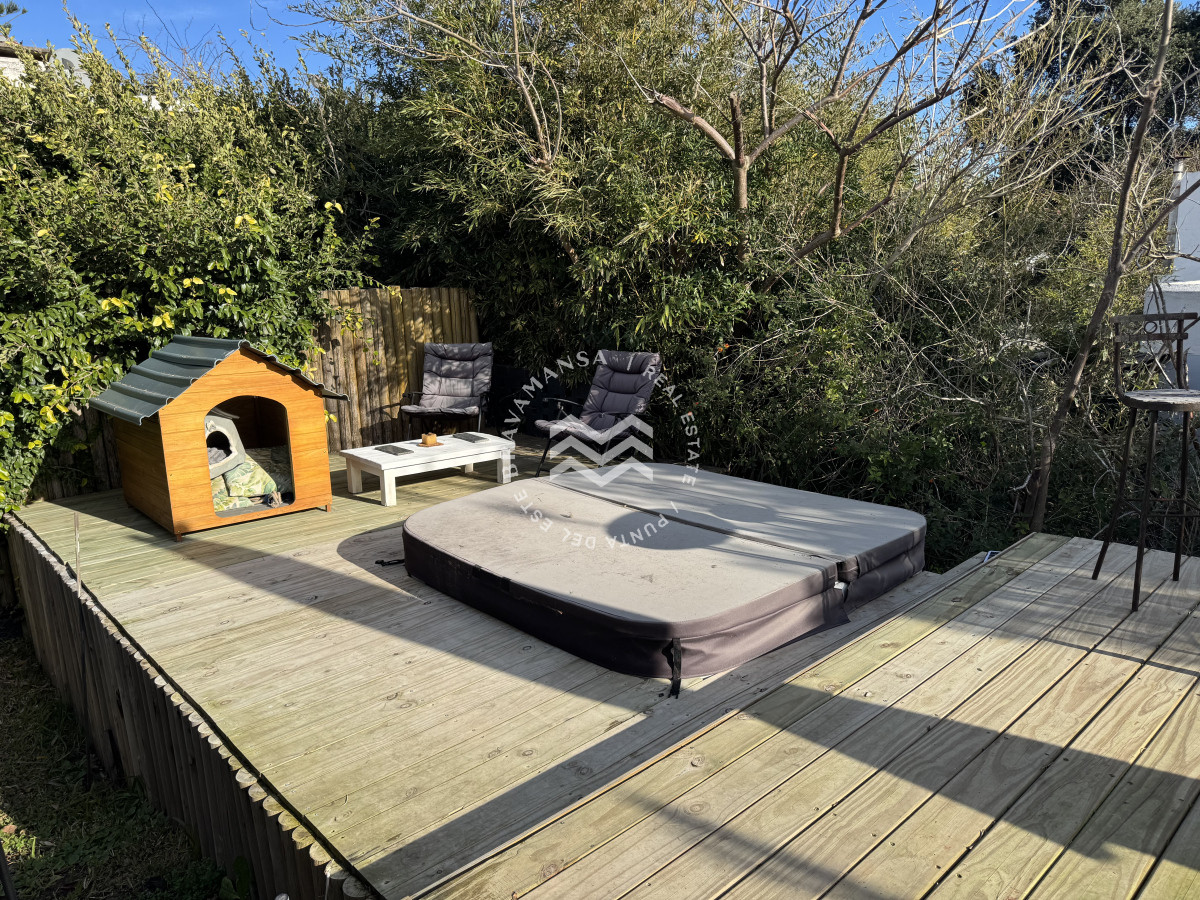 Casa ID.586 - VENTA Gran casa en Punta Ballena a una cuadra de la playa