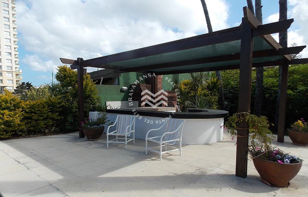 Casa ID.464 - Espectacular casa en venta a una cuadra del mar