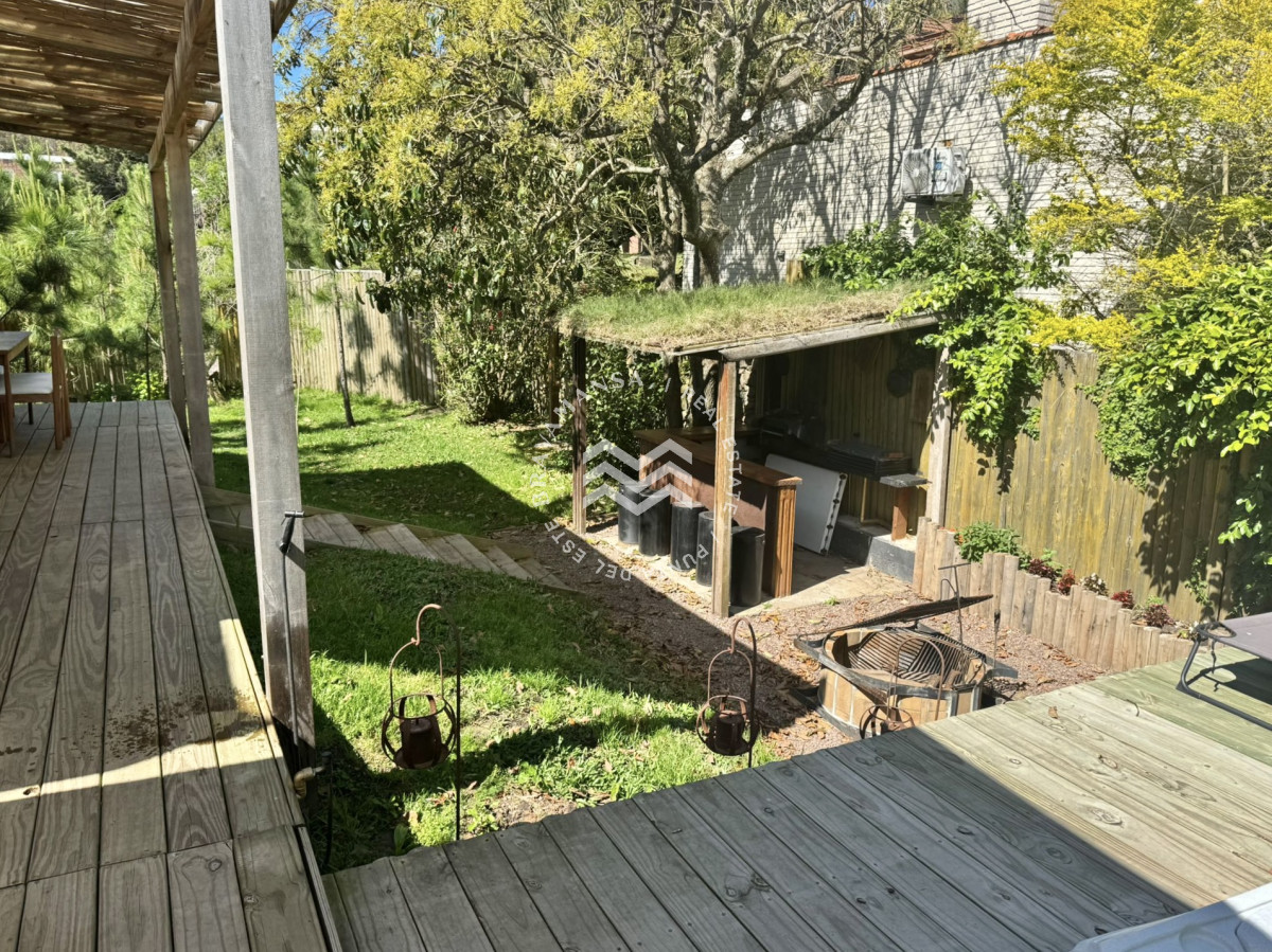 Casa ID.586 - VENTA Gran casa en Punta Ballena a una cuadra de la playa