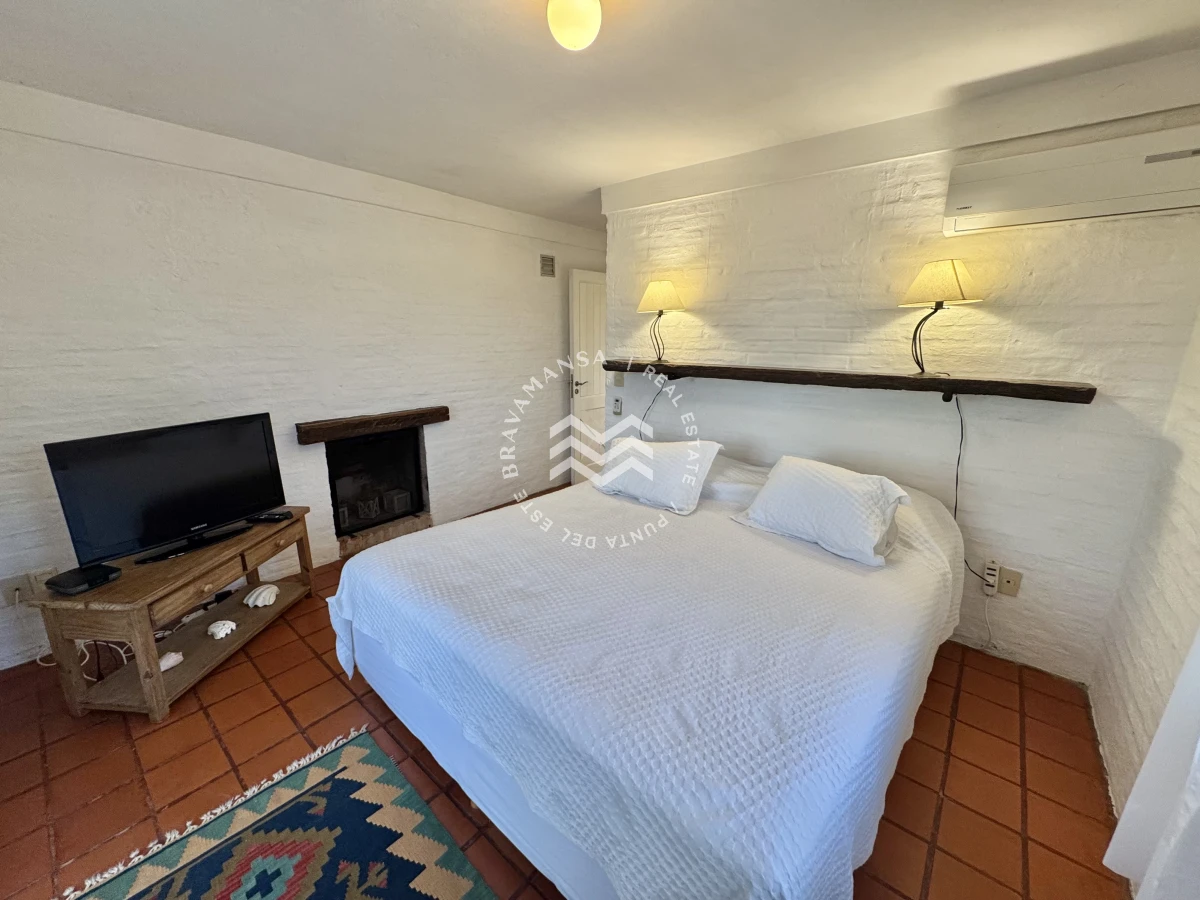 Casa ID.699 - Espectacular casa de 3 dormitorios en suite y servicio en Playa Montoya