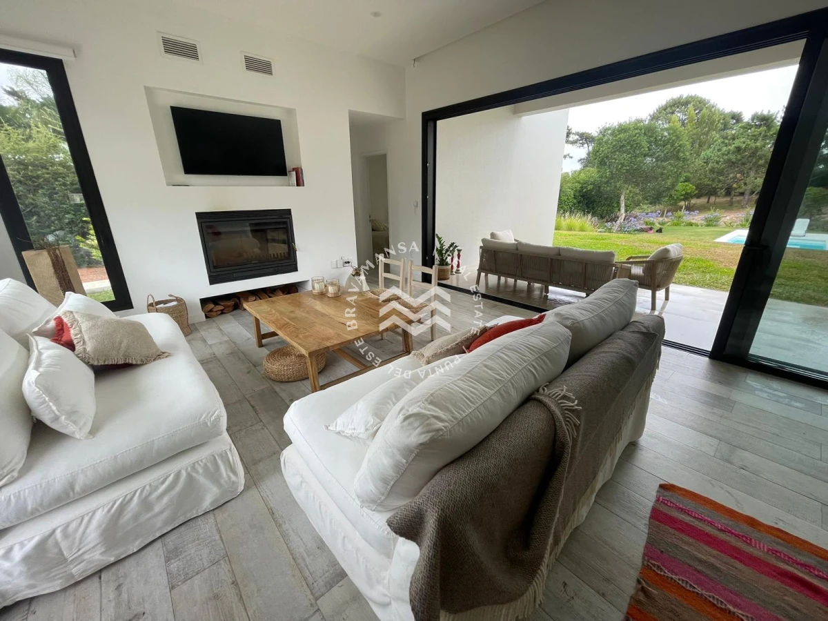 Casa ID.594 - Moderna casa 3 dormitorios en tranquilo entorno, Temporada 2026