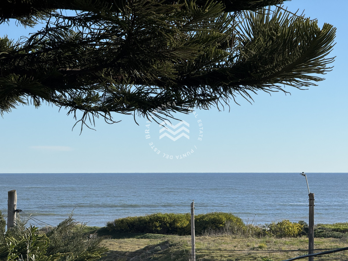 Casa ID.586 - VENTA Gran casa en Punta Ballena a una cuadra de la playa