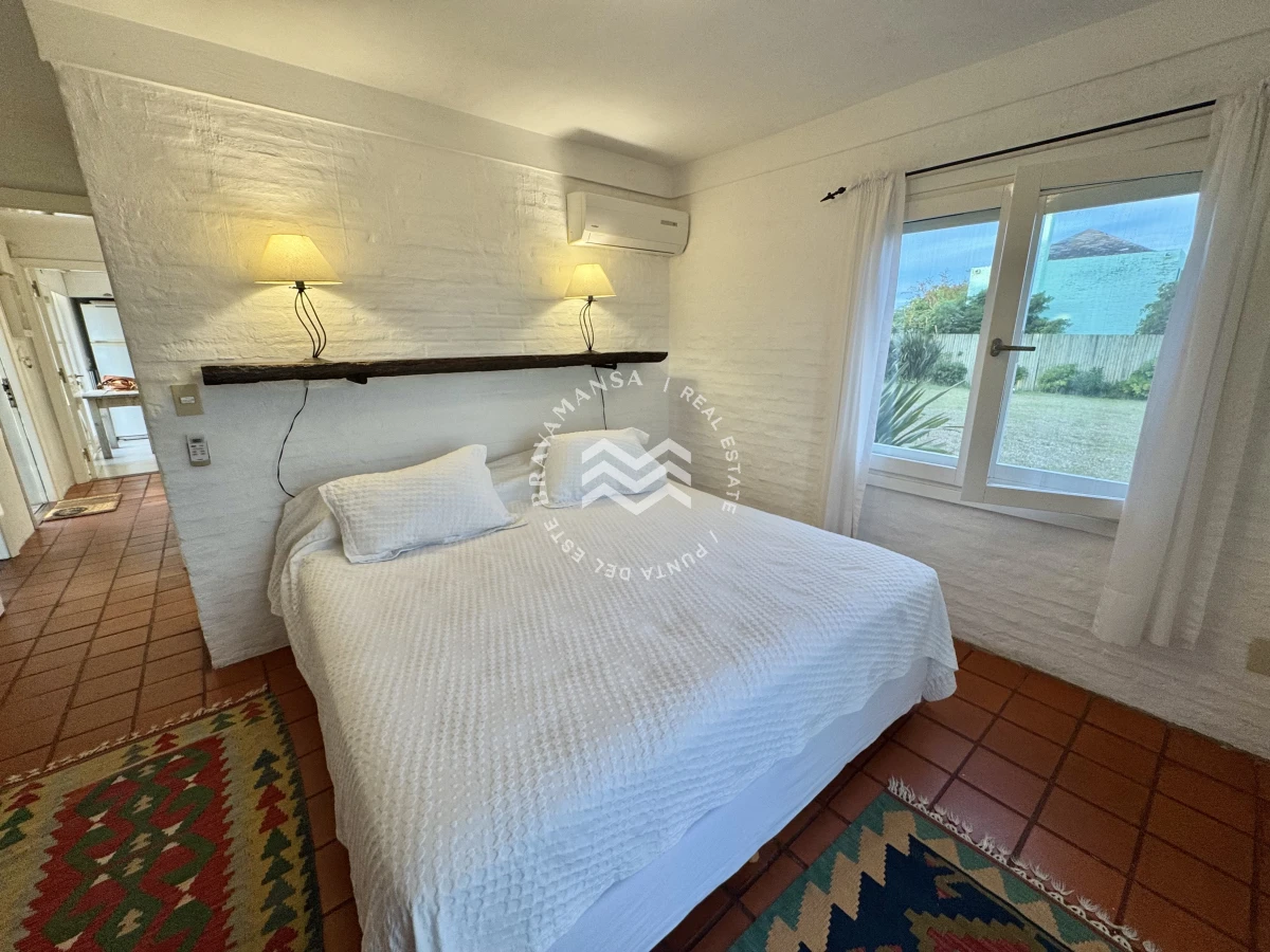 Casa ID.699 - Espectacular casa de 3 dormitorios en suite y servicio en Playa Montoya