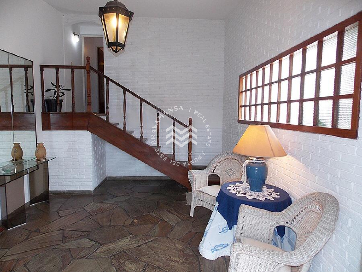 Casa ID.464 - Espectacular casa en venta a una cuadra del mar