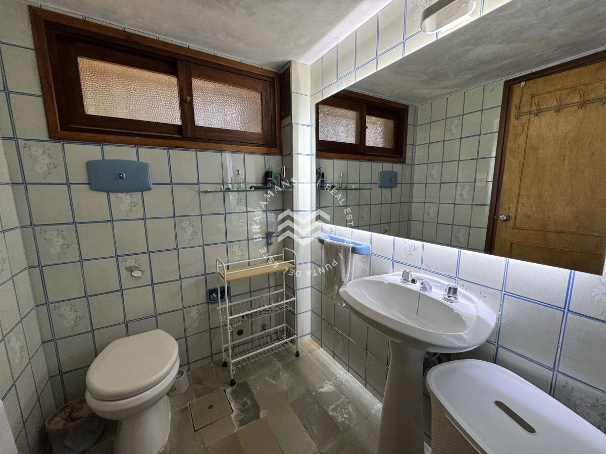 Casa ID.586 - VENTA Gran casa en Punta Ballena a una cuadra de la playa