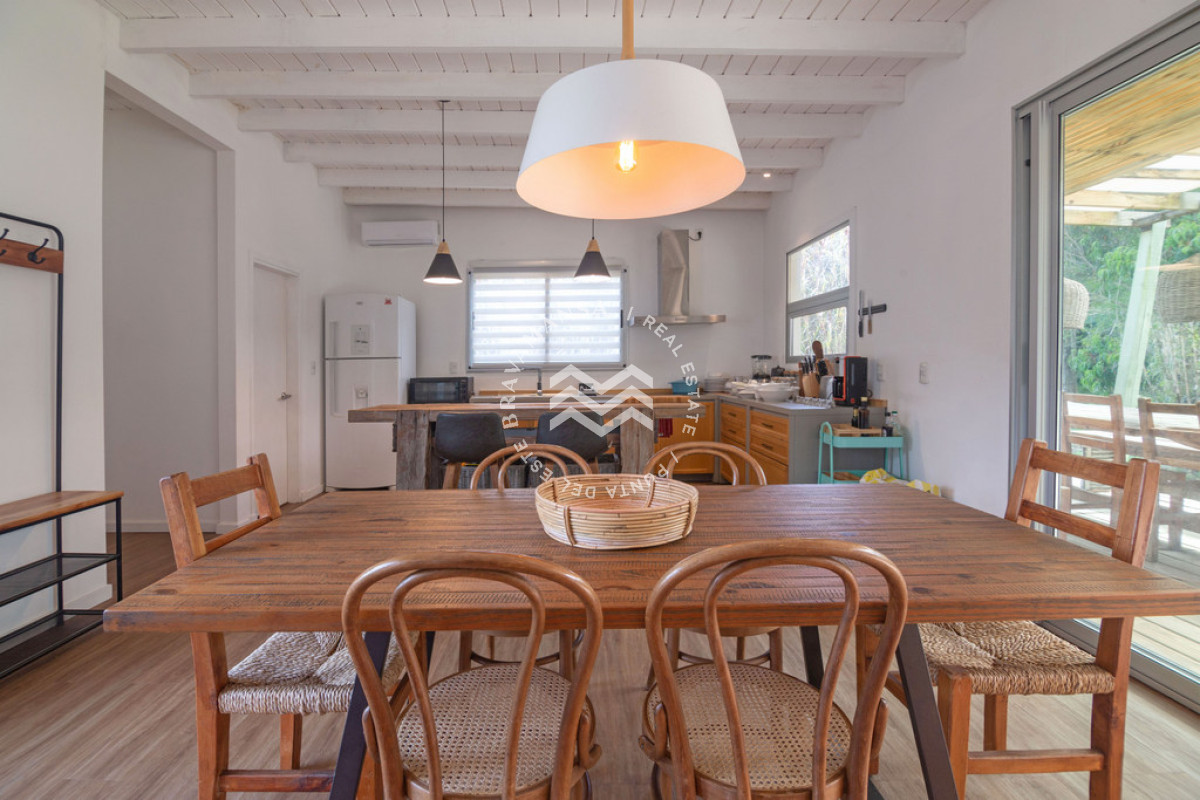 Casa ID.465 - ALQUILER ANUAL 3 dormitorios barrio privado Punta del Este