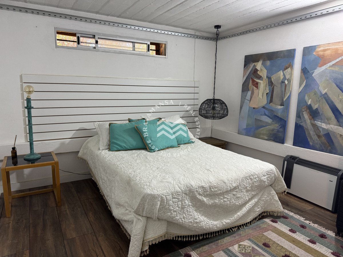 Casa ID.586 - VENTA Gran casa en Punta Ballena a una cuadra de la playa