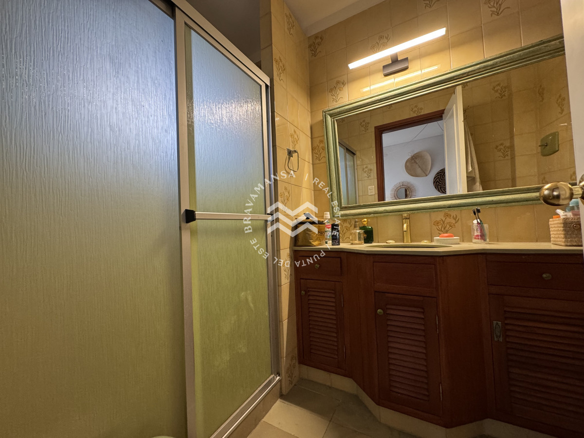 Casa ID.586 - VENTA Gran casa en Punta Ballena a una cuadra de la playa