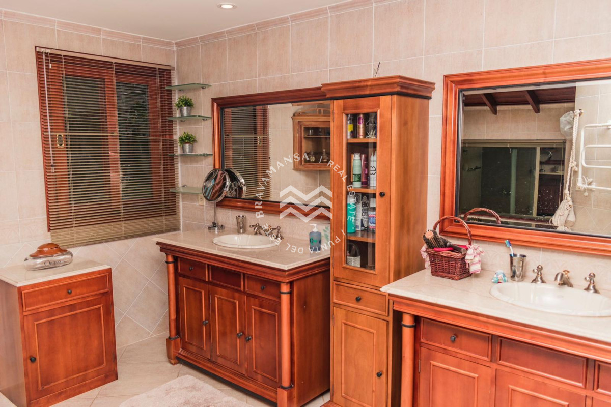 Casa ID.1 - Gran chalet 5 dormitorios 5 minutos de Playa Mansa, Punta del Este