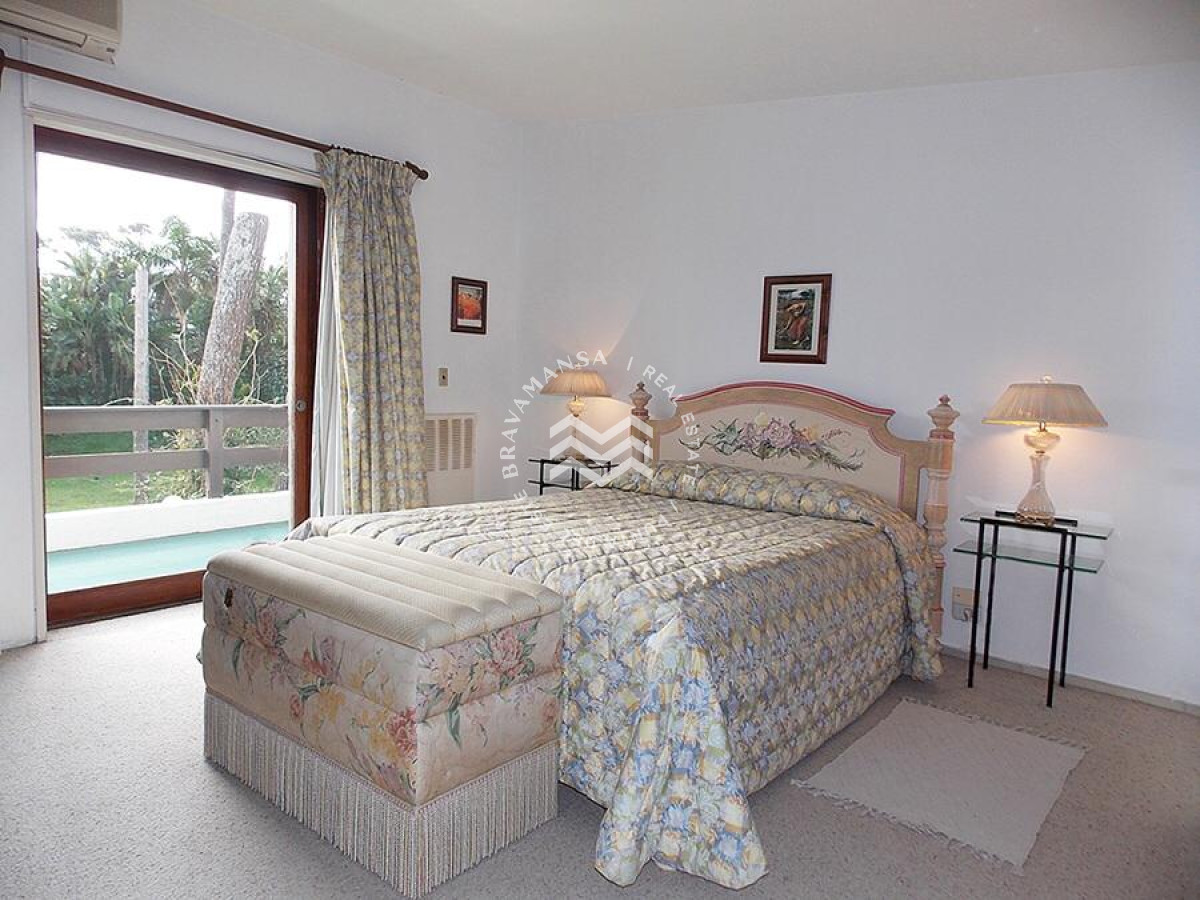Casa ID.464 - Espectacular casa en venta a una cuadra del mar